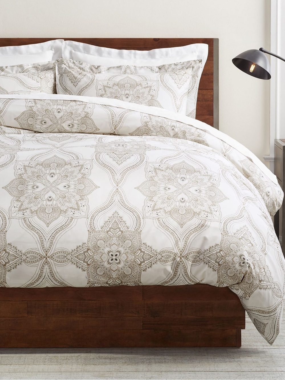 Pottery Barn Sonya Medallion Organic Percale Duvet Cover and 2 Shams King Grey